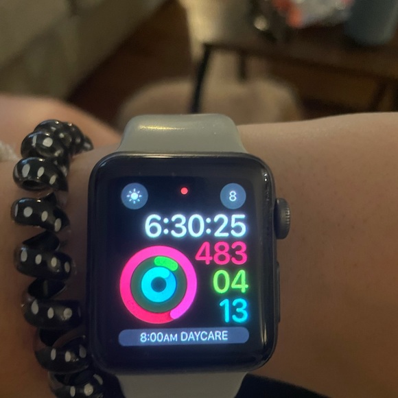 Apple Watch series 3 38mm - Picture 2 of 2